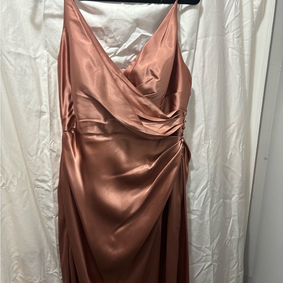 Gown - Picture 2 of 6